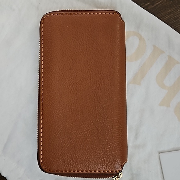 Chloe" Marcie Leather Crossbody Bag w/ Wallet - Picture 11 of 12